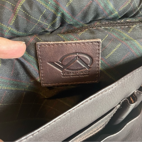 Volare Group Smooth Leather Flap Organizer Backpack - Picture 7 of 10